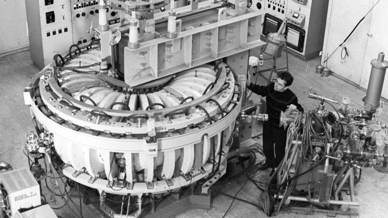 The Physics of Fast-Flowing Processes