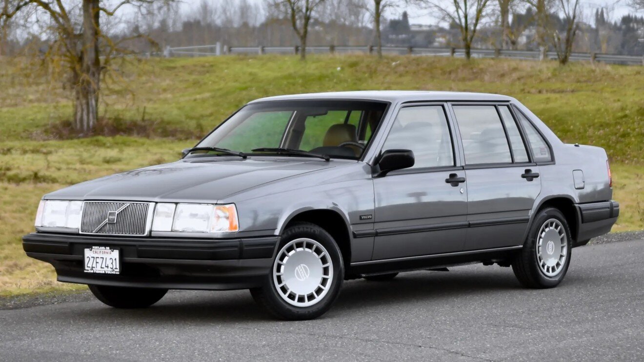 The Volvo 940: A Symbol of Status and Reliability